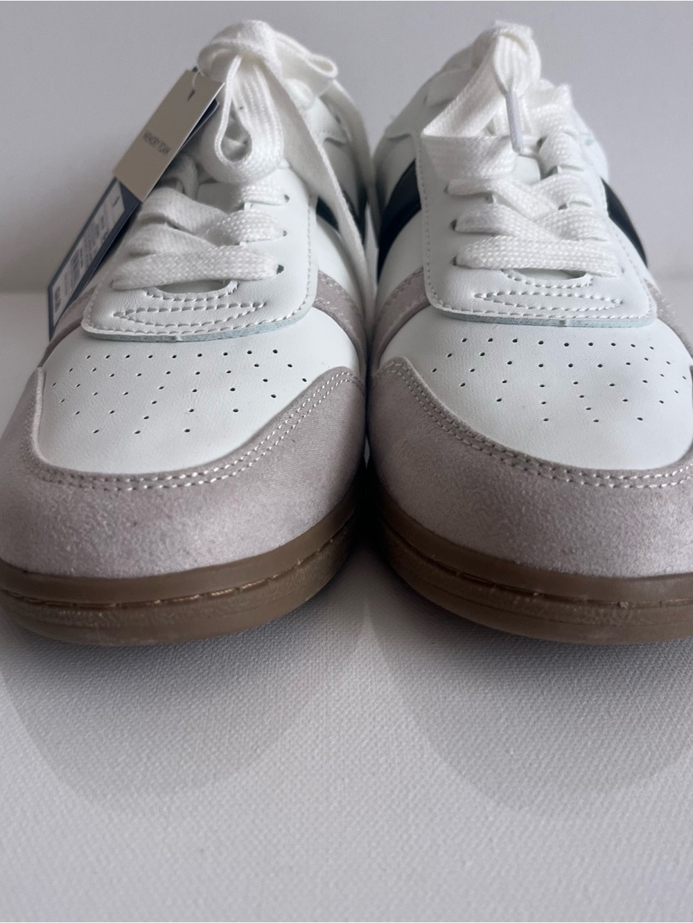 Universal Thread™ Size 9 Women’s Nikita Fashion Sneakers w/ Memory Foam Insole - Picture 6 of 15